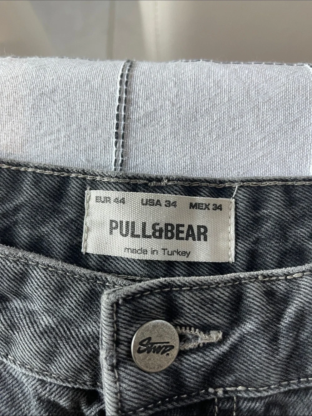 Pull&Bear Men's Relaxed Black-Grey Washed Jeans